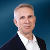 team lead headshot mark machi