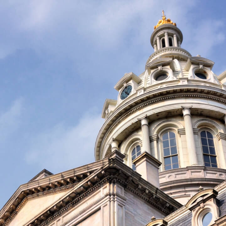 government building dome