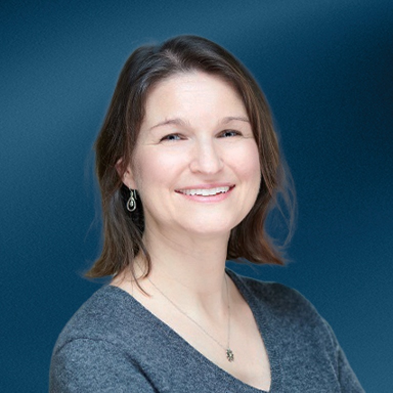 headshot amy smith