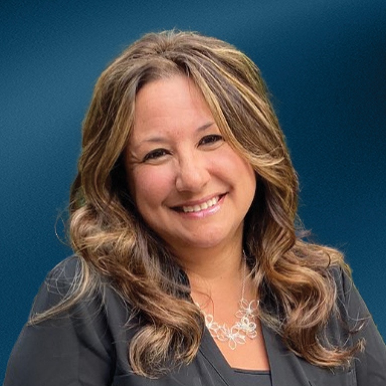 headshot kathi lynch
