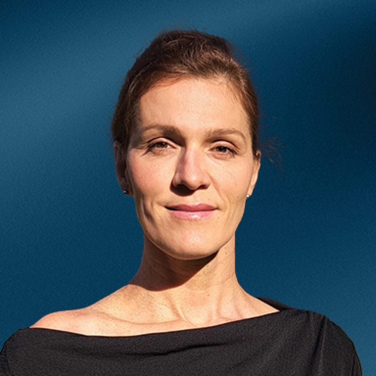 headshot zsuzsanna horvath