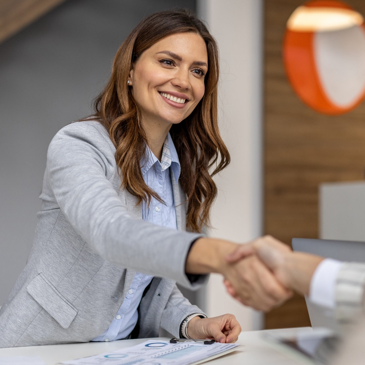 woman business meeting feature woman business meeting feature